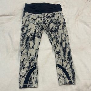 Lululemon tie-dyed leggings 7/8 size 8